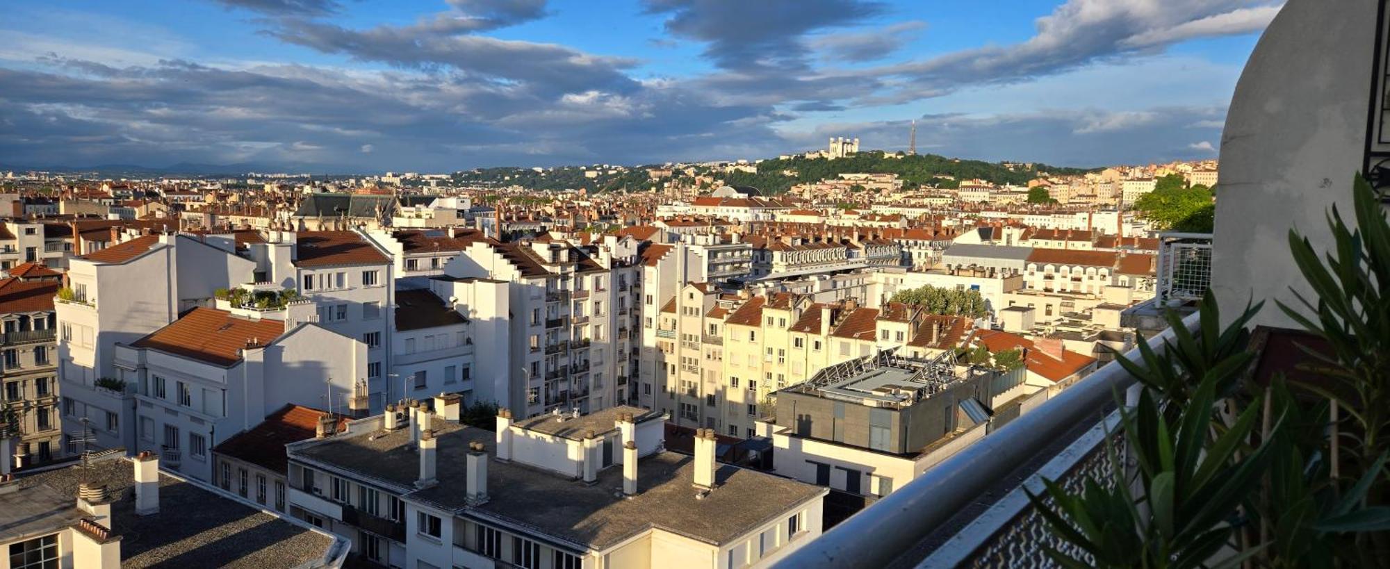 Plein Sud Terrasse Climatisation Garage Netflix Apartamento Lyon Exterior foto